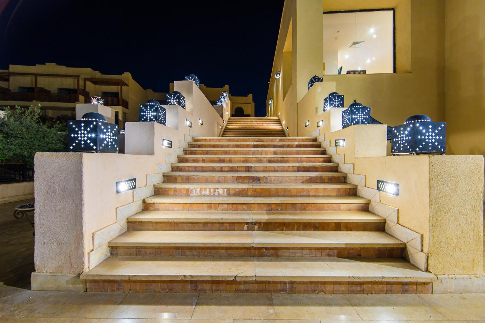 The Grand Hotel Sharm El Sheikh Sharm El Sheikk Exterior foto The staircase at the main entrance