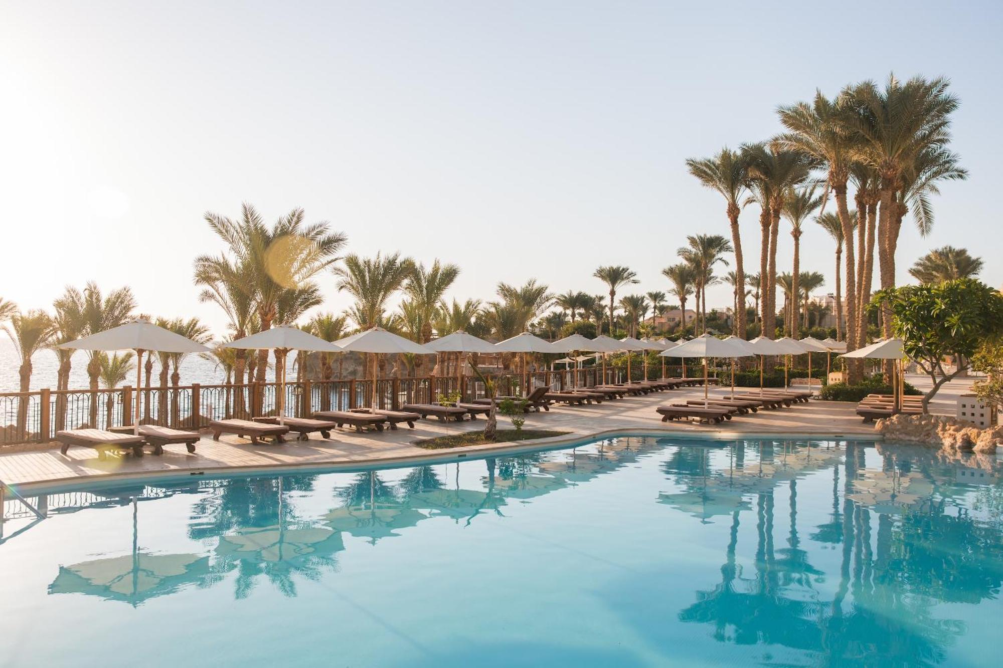 The Grand Hotel Sharm El Sheikh Sharm El Sheikk Exterior foto The swimming pool at the Four Seasons Resort